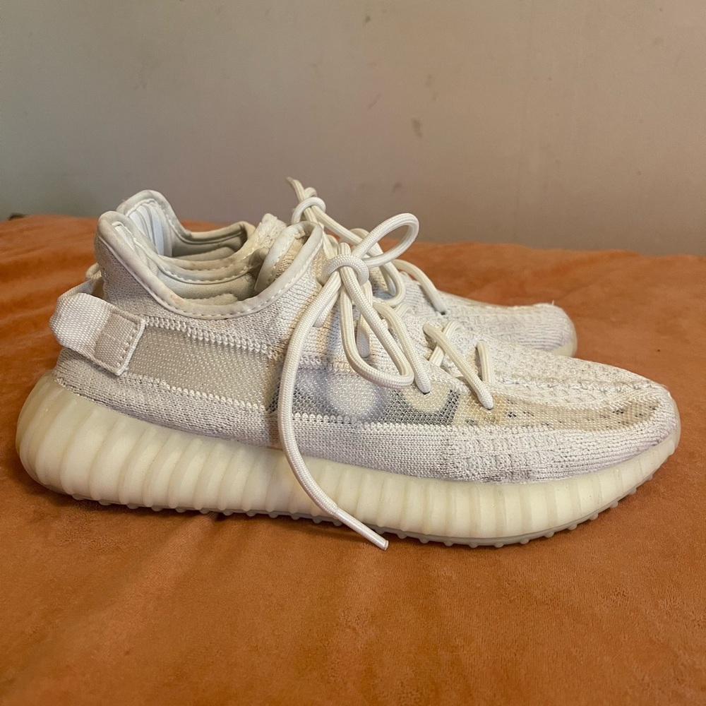 Size 7.5 - adidas Yeezy Boost 350 V2 Low Cream White / Triple White